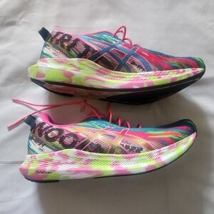 Women Asics Noosa Tri 13 (Never worn)